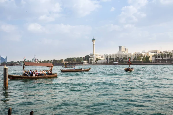 Dubai Émirats Arabes Unis Janvier Navires Abra Traditionnels Janvier 2014 — Photo