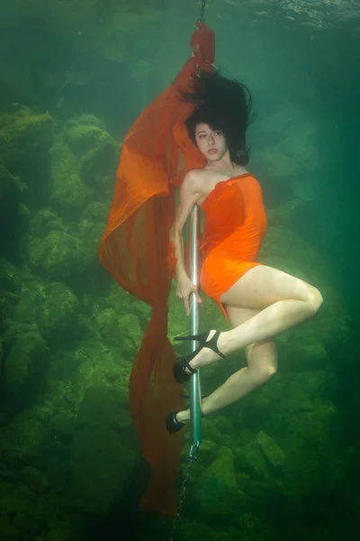 Onderwater Schot Vrouwen Boven Zeebodem — Stockfoto