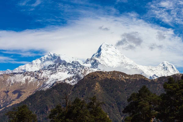 Belas Montanhas Himalaia Cobertas Neve Rastreamento Para Acampamento Base Annapurna — Fotografia de Stock