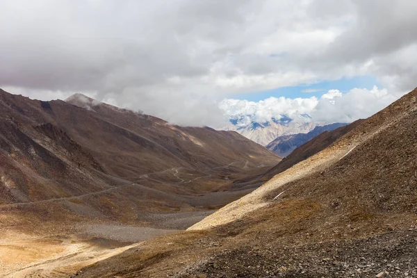 山ラダック地域の美しい風景です ヒマラヤ山脈 インド — ストック写真