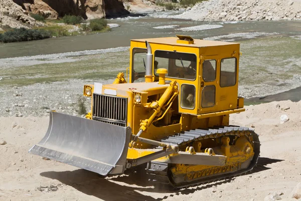 Bulldozer Limpa Estrada Himalaia Indiano — Fotografia de Stock