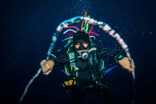 Mergulhador Sopra Anéis — Fotografia de Stock
