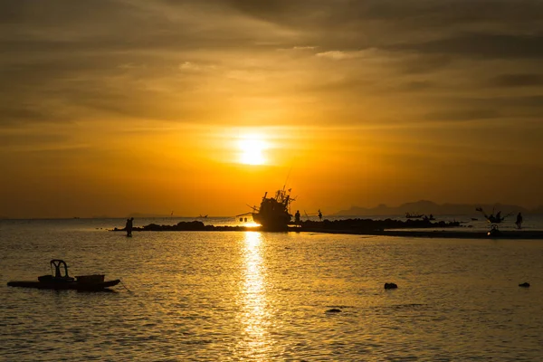 在泰国2月的苏梅岛的庄严日落 — 图库照片