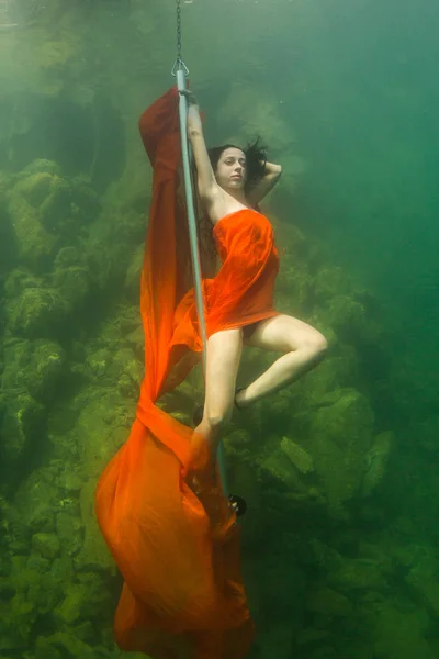 Onderwater Striptease Mooi Slank Meisje — Stockfoto