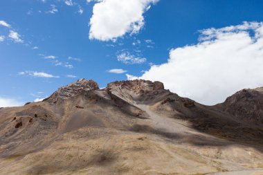 Himalayalar, güzel dağ manzarası il Ladakh, Hindistan