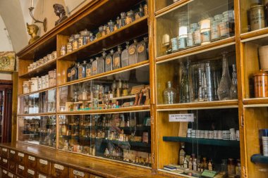 Lviv merkezi eski Eczanesi.