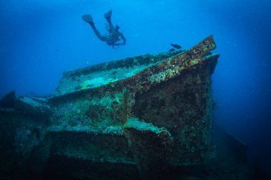 İkinci Dünya Savaşı sırasında İngiliz askeri nakliye gemisi üzerinde dalgıç battı