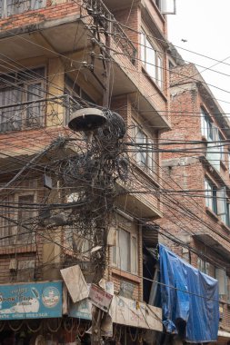 Katmandu, Nepal-Mart 16: Katmandu, Nepal 16 Mart 2015 tarihinde Katmandu sokaklarında. Nepal başkenti sokak hayatı.