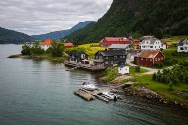 Küçük Norveç şehir Sogndal görünümünü