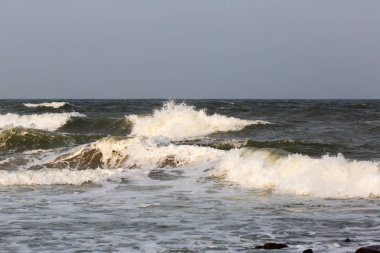 Hint Okyanusu, yüksek dalgalar