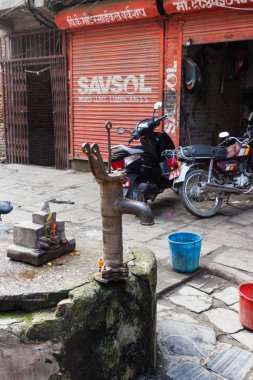 Katmandu, Nepal-Mayıs 7: sokak Kathmandu, Nepal. Nepal başkenti sokak görünümü