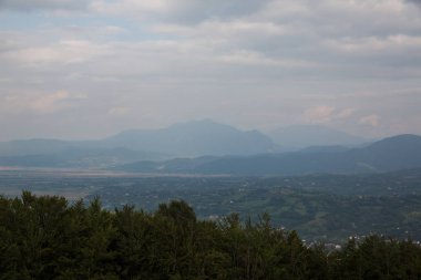 Romanya'nın küçük kasabalarını gündüz gezerken, bina ve mimariye bakış, Romanya 