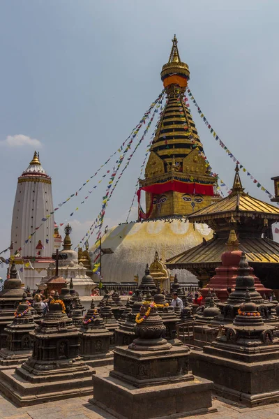 Katmandu, Nepal-Mart 28: Katmandu, Nepal Swayambhunath Tapınağı üzerinde 28 Mart 2015. Budist Tapınağı - maymunlar Tapınağı.