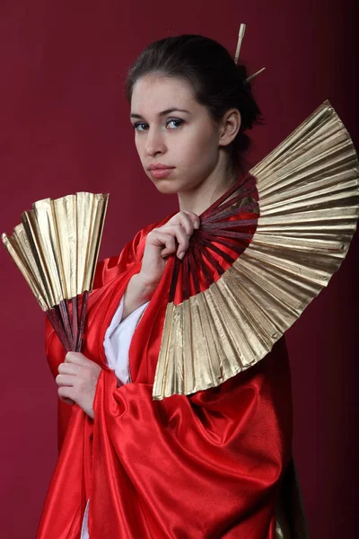 Menina Morena Bonita Quimono Japonês — Fotografia de Stock