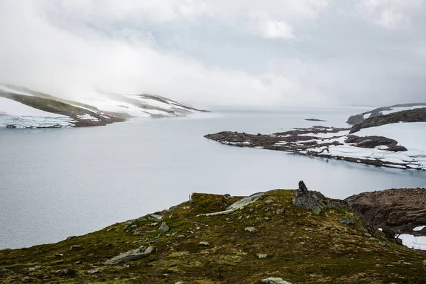 美丽的风景挪威山脉的轨道上的特罗通加 — 图库照片