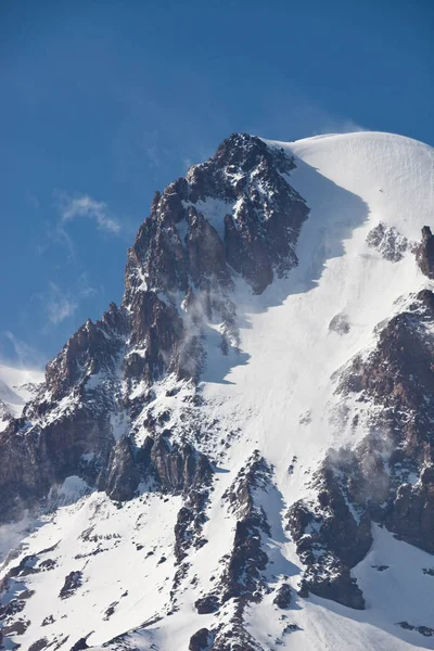 Horská Kazbek Oblacích Gruzie — Stock fotografie