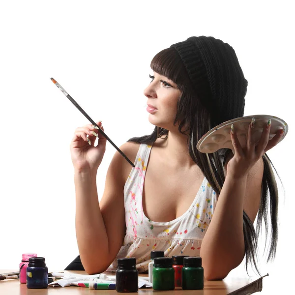 Genç Kadın Sanatçı Holding Fırça Palet Düşünce — Stok fotoğraf