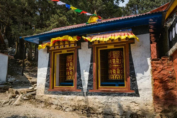 Everest Saha Kampı giderken dua tekerlekleri