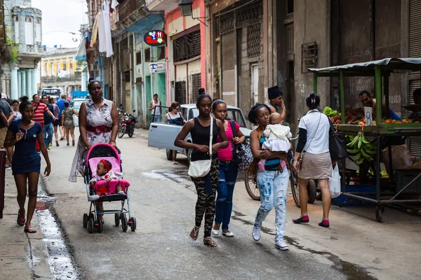 Habana Cuba Januari Mensen Stad Straat Habana Cuba Januari 2018 — Stockfoto