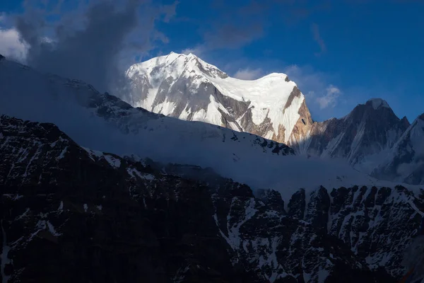 izleme Annapurna Merkez kampına Himalaya dağlarının güzel manzara