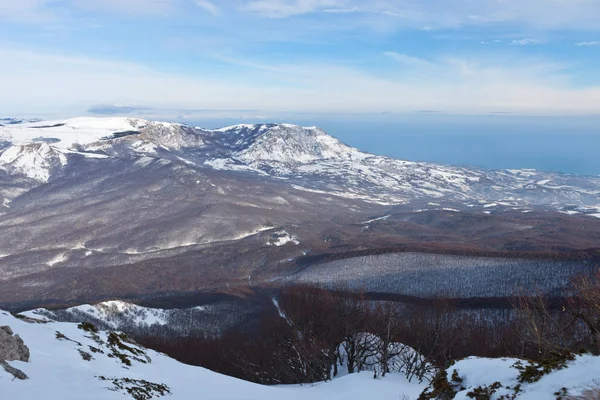 Живописный Вид Красивые Снежные Высокогорья Крыма — стоковое фото