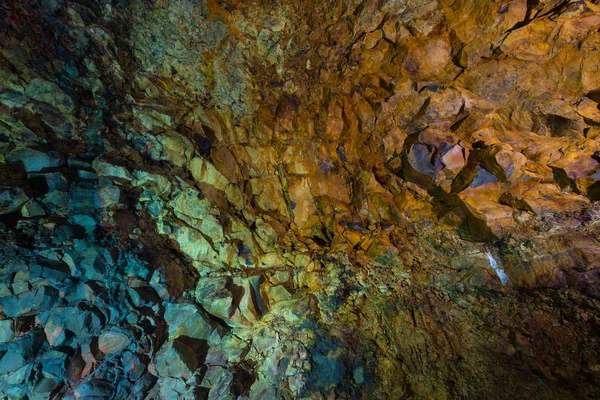 Volkan içinde - Thrihnukagigur Magma odası. İzlanda.