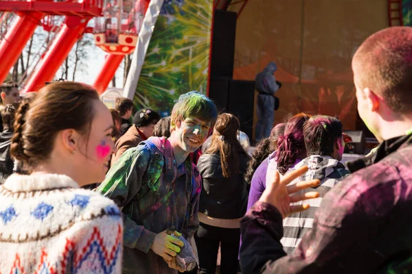 Ukrayna, Kharkiv: Holi olay İnsanlar