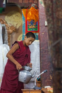 Leh, Hindistan-Eylül 4: Budist rahip 4, 2011 Leh, Hindistan. Yakındaki oteller: city Lech manastırdaki Budist rahip. Ladakh il.