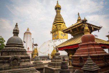 Katmandu, Nepal-Mayıs 7: Maymun Tapınağı 7, Katmandu, Nepal 2016. Swoyambhunath Katmandu Vadisi'nde bir tepenin üstüne bir antik dini mimari