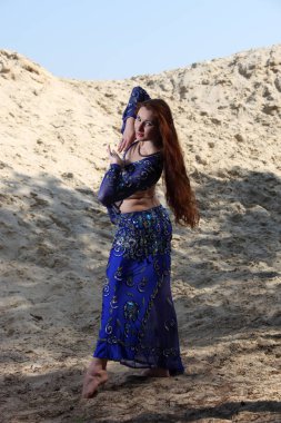 Kumsalda dans dansöz