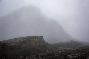 Trolltunga için yolda Norveç dağların güzel manzara