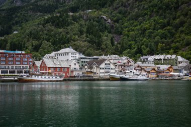 Odda, Norveç-Temmuz 17: Odda 17, 2016 Odda, Norveç'te sokaklarında. Küçük Norveççe şehrin Odda sokaklarında