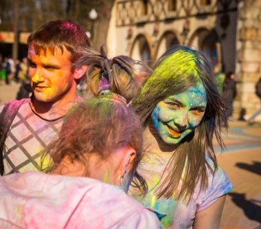 Kharkiv, Ukrayna-Mart 22: Bayram kutlamaları 22 Mart 2014 Kharkiv, Ukrayna. Renkler ve bahar Holi Gorki Park Hint Festivali kutlama