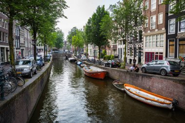 Amsterdam'ın merkezi, Hollanda'nın gündüz görünümü