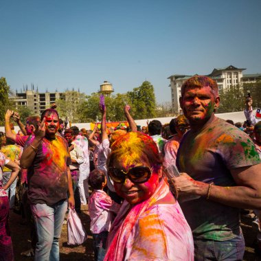 Agra, Hindistan-Mart 2: Bayram kutlama 2 Mart 2018 Agra, Hindistan. İnsanlara bayram kutlamaları