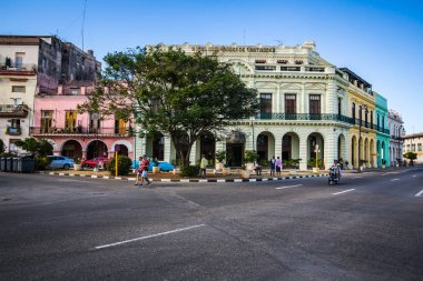 Habana, Cuba-Ocak 11: Şehir sokak üzerinde 11 Ocak 2018 yılında Havana, Küba. Habana sokak görünümü