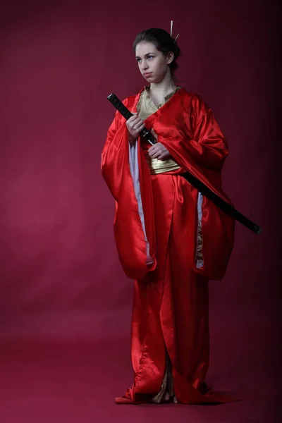 Krásná Brunetka Japonské Kimono Katana — Stock fotografie