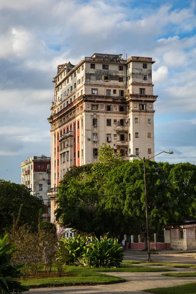 古巴哈巴纳 1月13日 2018年1月13日 古巴哈巴纳市街 哈巴纳的街景 — 图库照片