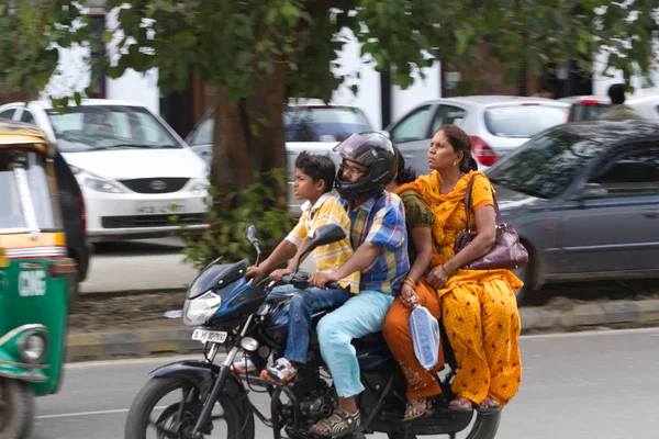 Motociclista Calle Ciudad India —  Fotos de Stock