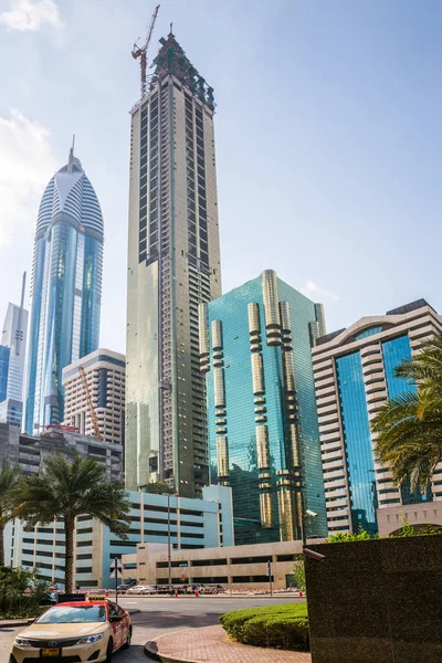Dubai, Birleşik Arap Emirlikleri - 19 Ocak: şehir merkezinde 19 Ocak 2014 tarihinde Dubai, Birleşik Arap Emirlikleri. Şehir merkezinde modern mimari.