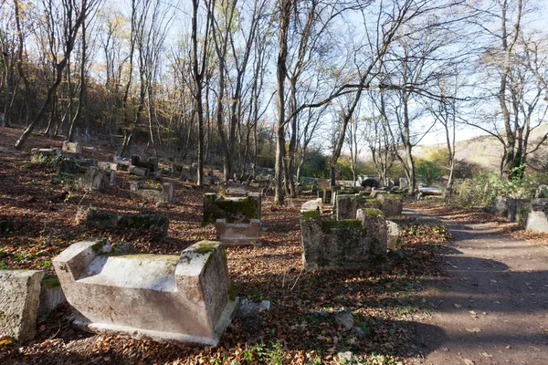Antigo Cemitério Karaite Nas Montanhas Krimea — Fotografia de Stock