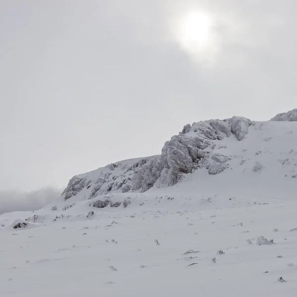 在克里米亚美丽的雪域的风景 — 图库照片