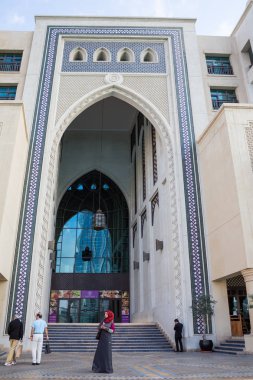 Birleşik Arap Emirlikleri'nin başkenti Abu Dabi üzerinden seyahat 