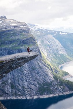 Norveç'te inanılmaz kanyon manzarası