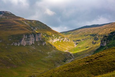 Karadağ dağ sırtı Karpatlar içinde güzel yaz Panoraması  