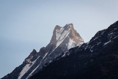 izleme Annapurna Merkez kampına Himalaya dağlarının güzel manzara