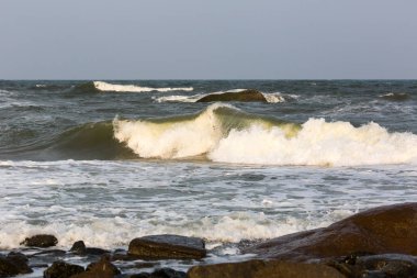 Hint Okyanusu, yüksek dalgalar