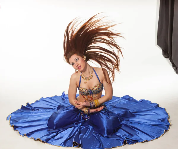 Young Beautiful Belly Dancer Blue Costume — Stock Photo, Image