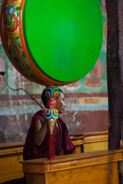 Leh, Hindistan-Eylül 4: Budist rahip 4, 2011 Leh, Hindistan. Yakındaki oteller: city Lech manastırdaki Budist rahip. Ladakh il.