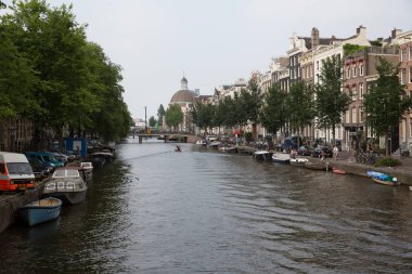 Amsterdam'ın merkezi, Hollanda'nın gündüz görünümü
